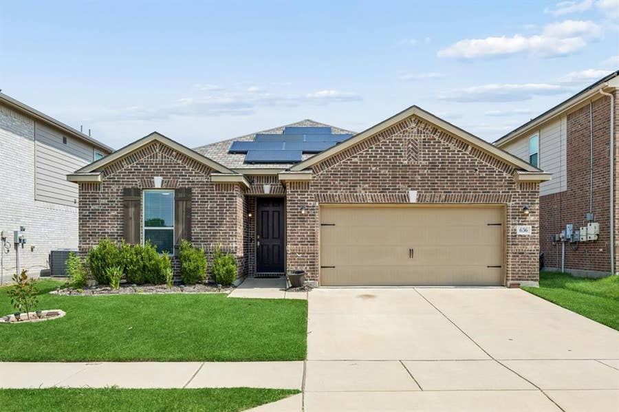 Property photo for 636 Fox View Drive, Fort Worth, TX