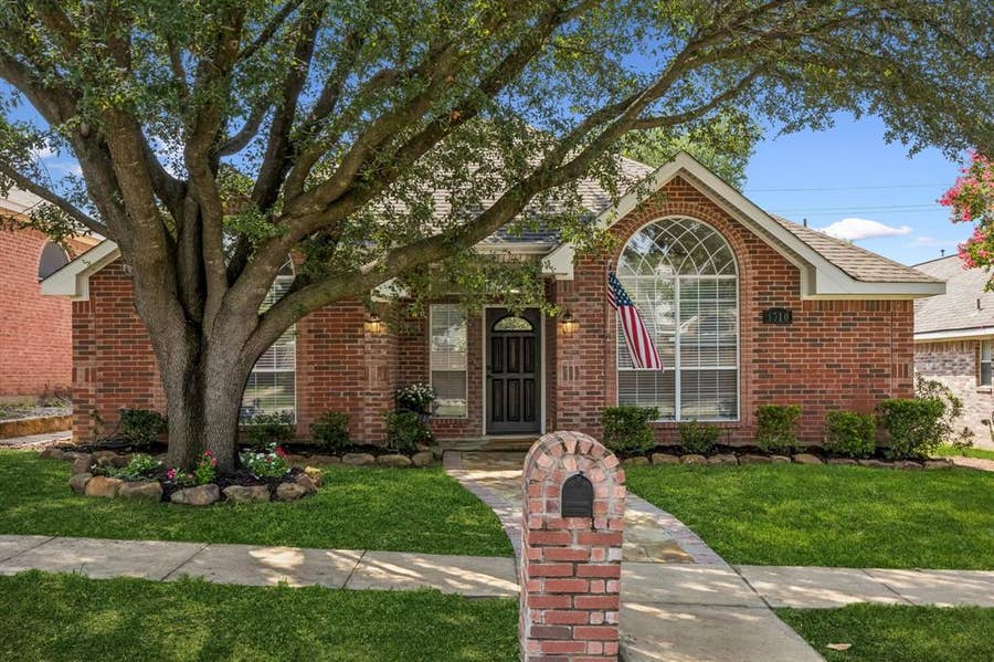 Property photo for 1710 Dartbrook Drive, Rowlett, TX