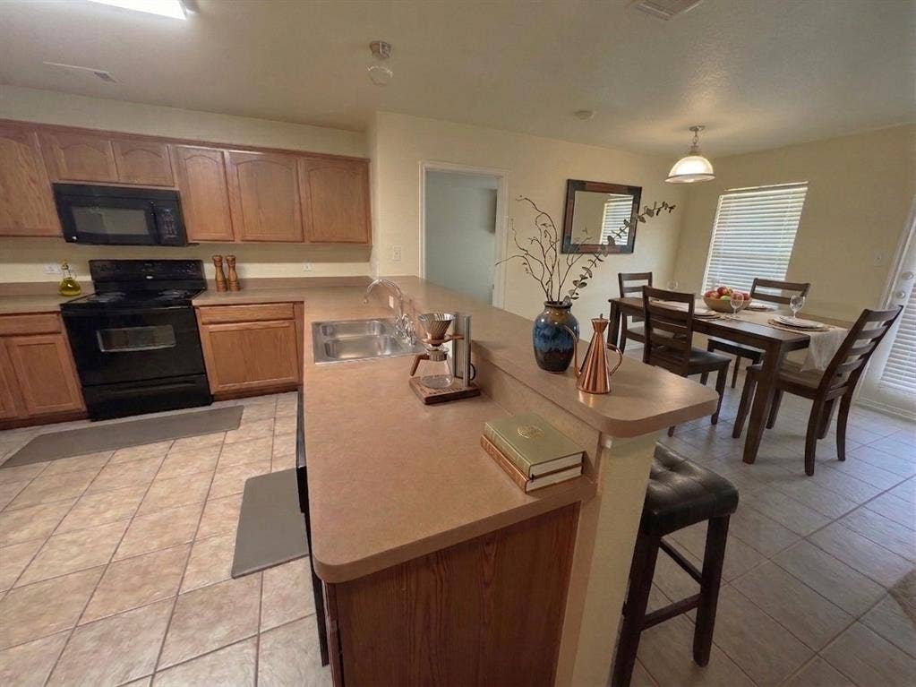 2006 Times Road, Heartland, TX 75126 Kitchen-all photos virtually staged