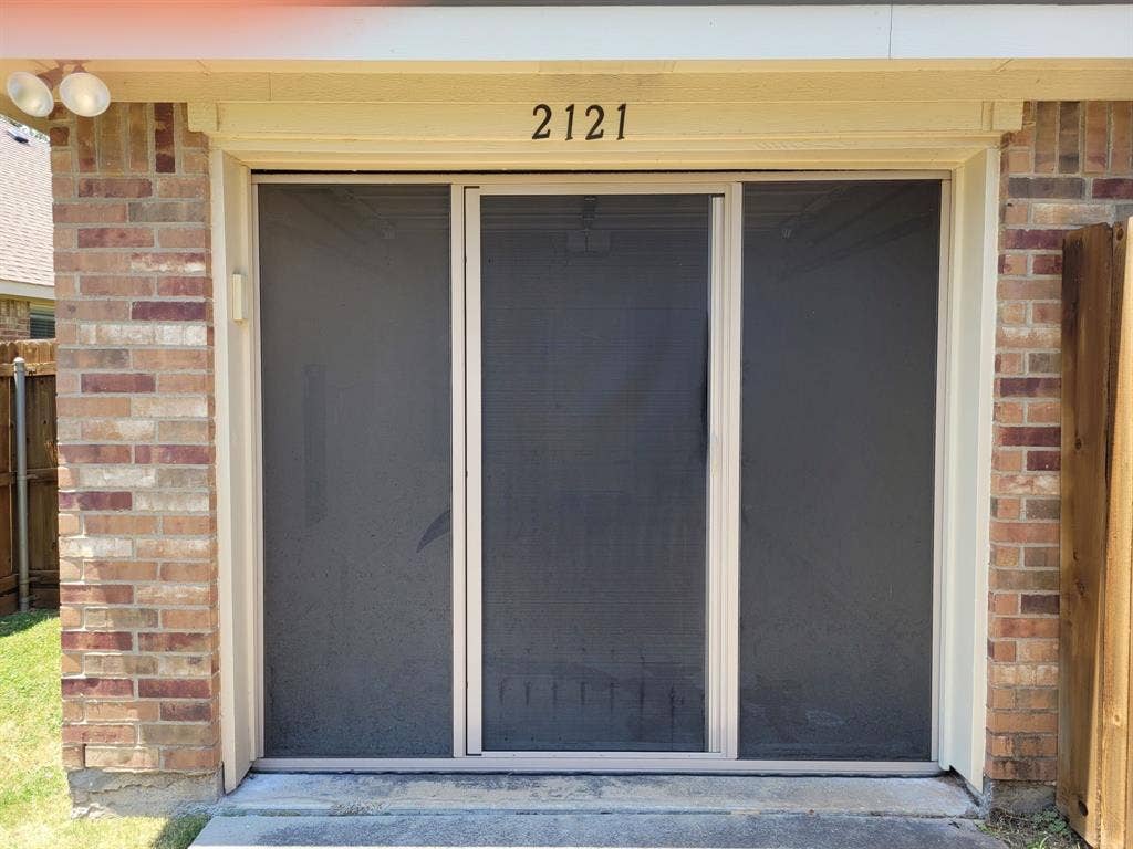 2121 Colby Lane, Wylie, TX 75098 Screen for Garage Opening - Video to see how to open