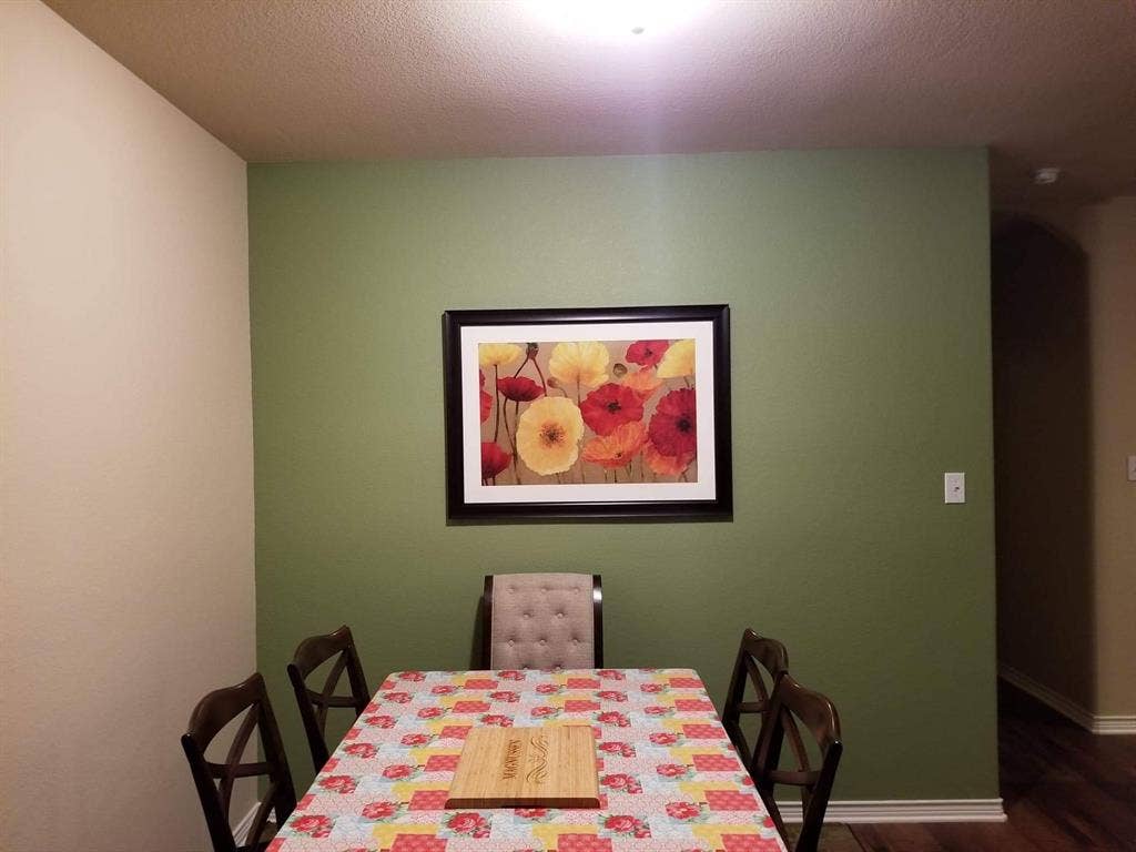 2121 Colby Lane, Wylie, TX 75098 Accent paint and upgraded paint in all rooms.