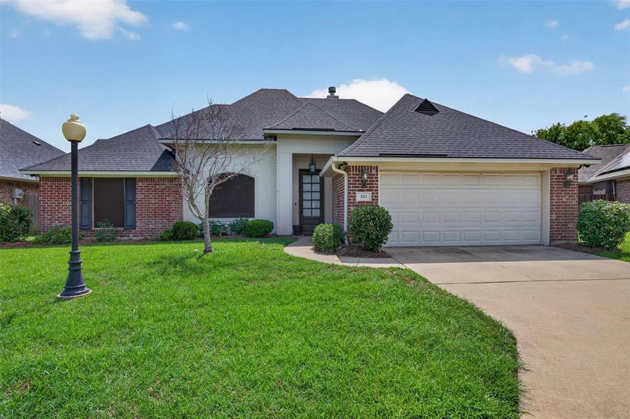 Property photo for 323 Oakland Place, Bossier City, LA