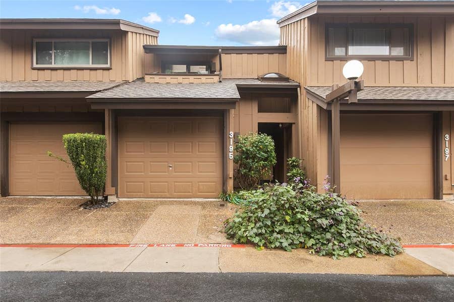 Property photo for 3195 Golden Oak Court, Farmers Branch, TX