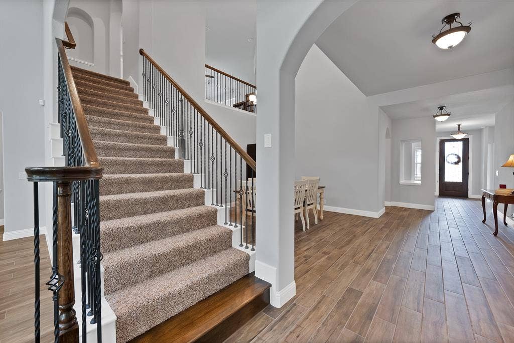 810 Sundown Court, Midlothian, TX 76065