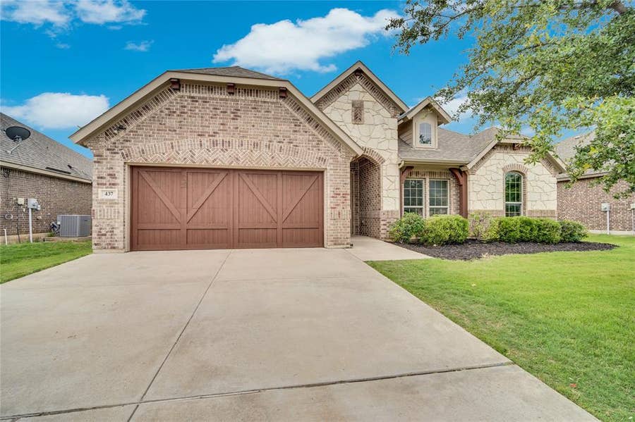 Property photo for 437 Whispering Willow Drive, Midlothian, TX