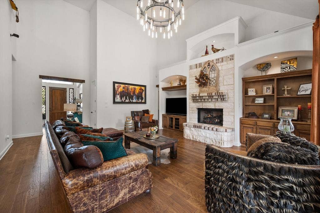 3840 Angela Court, Midlothian, TX 76065