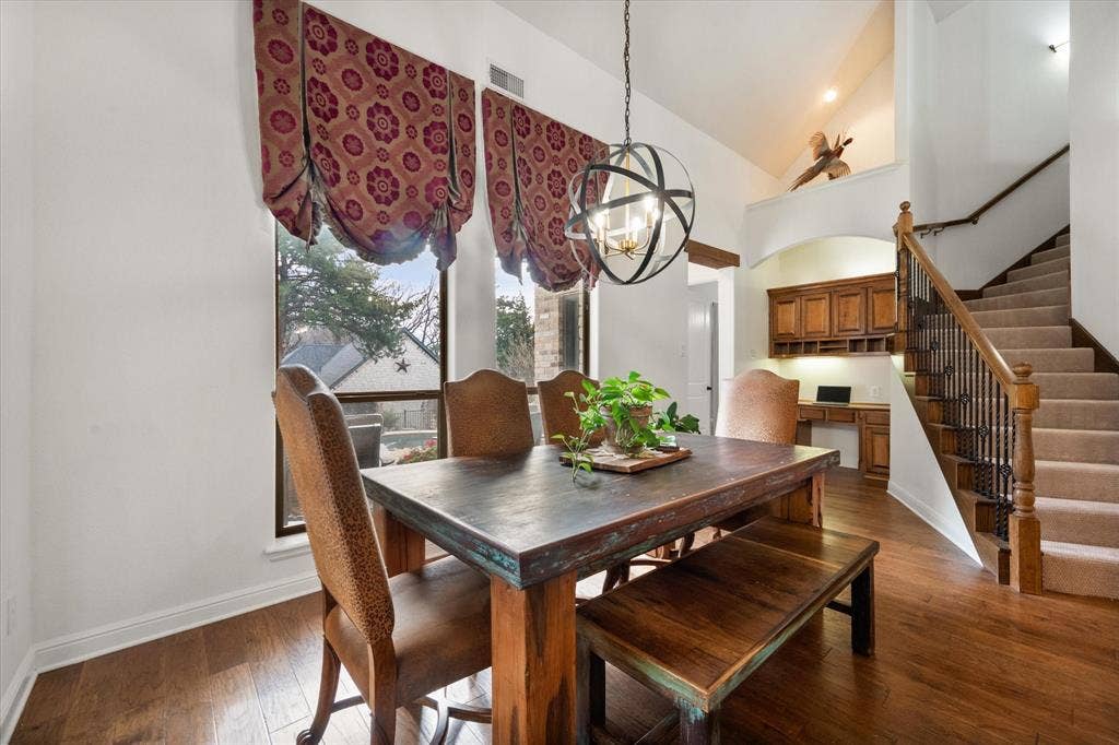 breakfast room