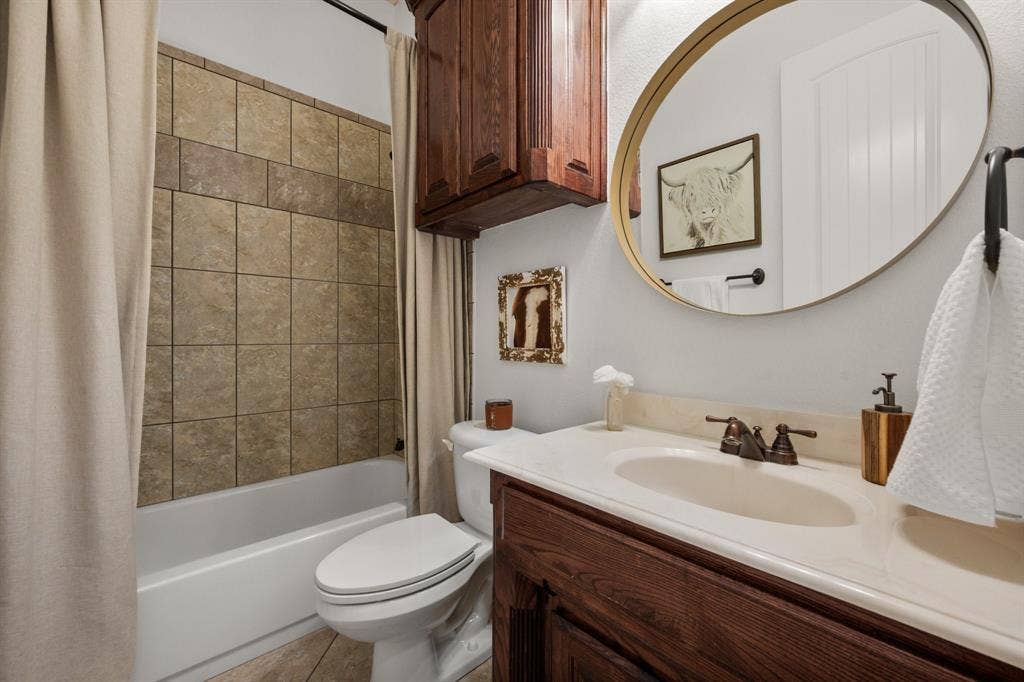 3840 Angela Court, Midlothian, TX 76065
