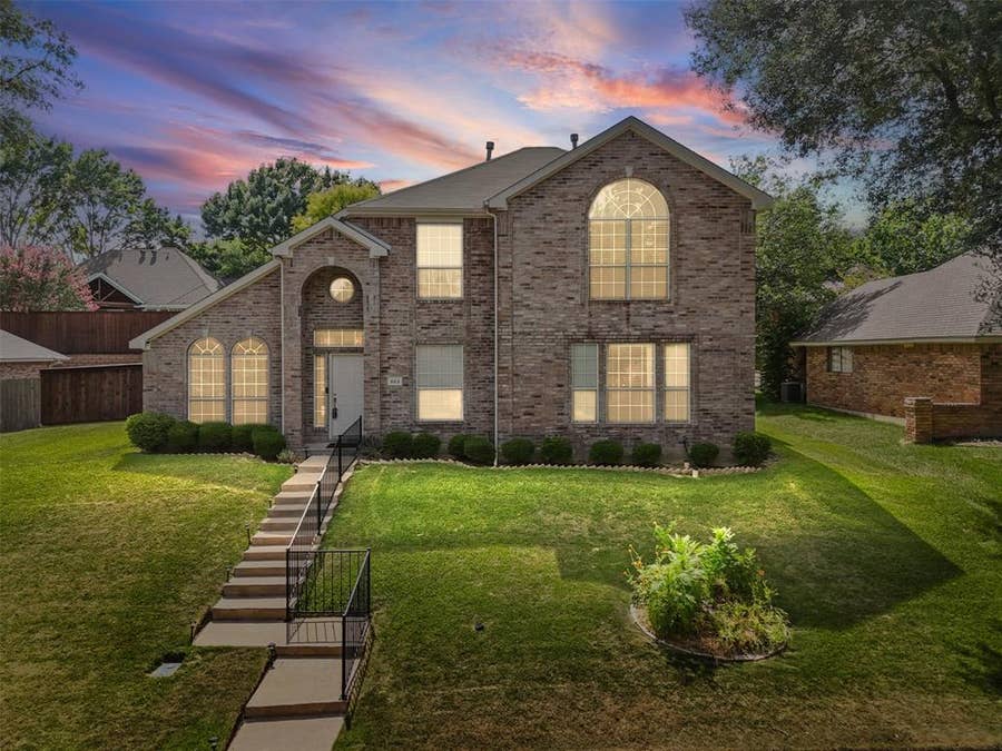 Property photo for 553 Renee Lane, DeSoto, TX