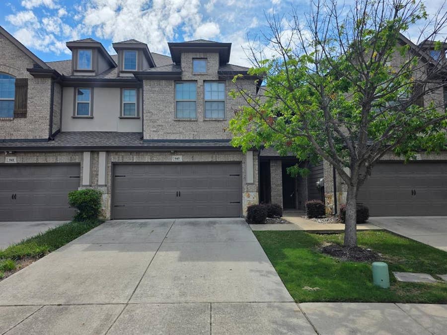 Property photo for 945 Brookville Court, Plano, TX