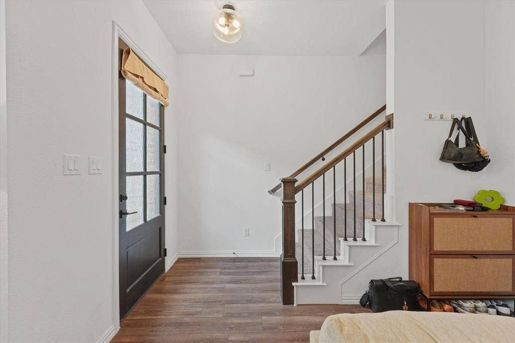7562 Edgeware Road, Dallas, TX 75228 7562 Edgeware Road, Dallas, TX 75228