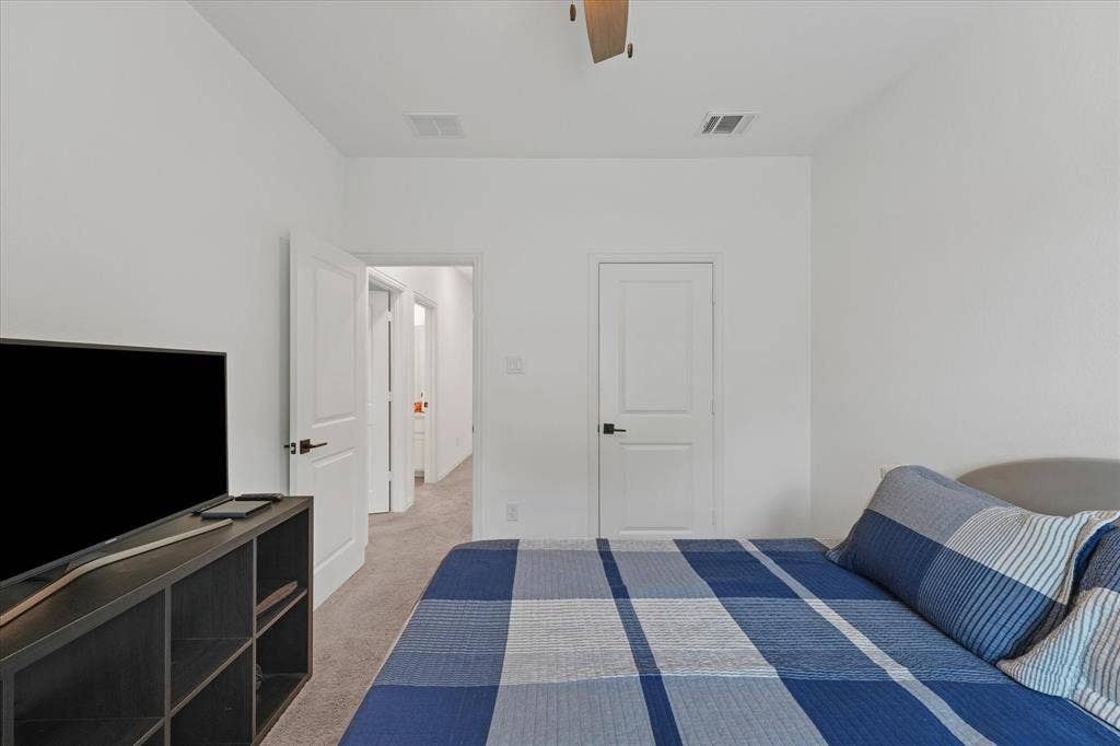 7562 Edgeware Road, Dallas, TX 75228 7562 Edgeware Road, Dallas, TX 75228