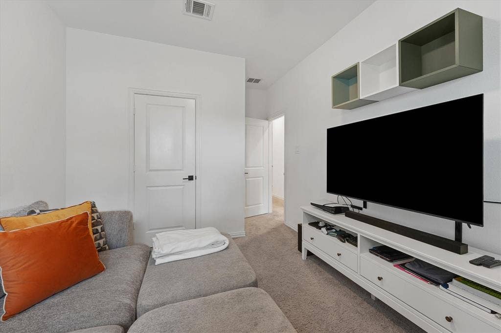 7562 Edgeware Road, Dallas, TX 75228 7562 Edgeware Road, Dallas, TX 75228