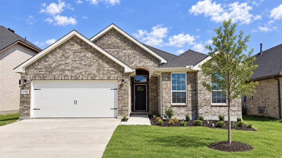 Property photo for 17136 MANZANILLA Drive, Justin, TX