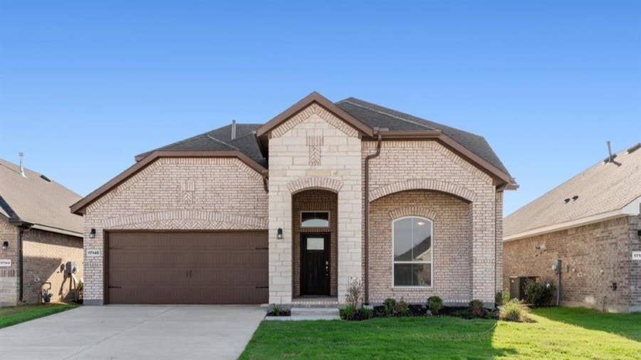 Property photo for 17140 MANZANILLA Drive, Justin, TX