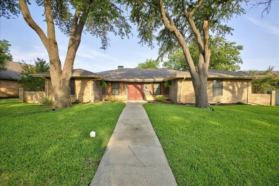 Property photo for 2307 Meadow Creek Drive, Carrollton, TX