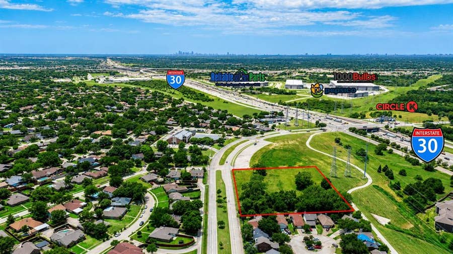 Property photo for 955 Northwest Drive, Mesquite, TX