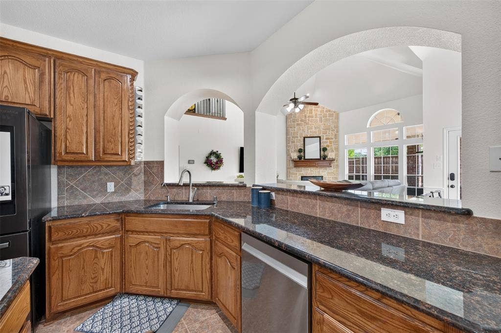 10256 Casetta Drive, Frisco, TX 75035 10256 Casetta Drive, Frisco, TX 75035