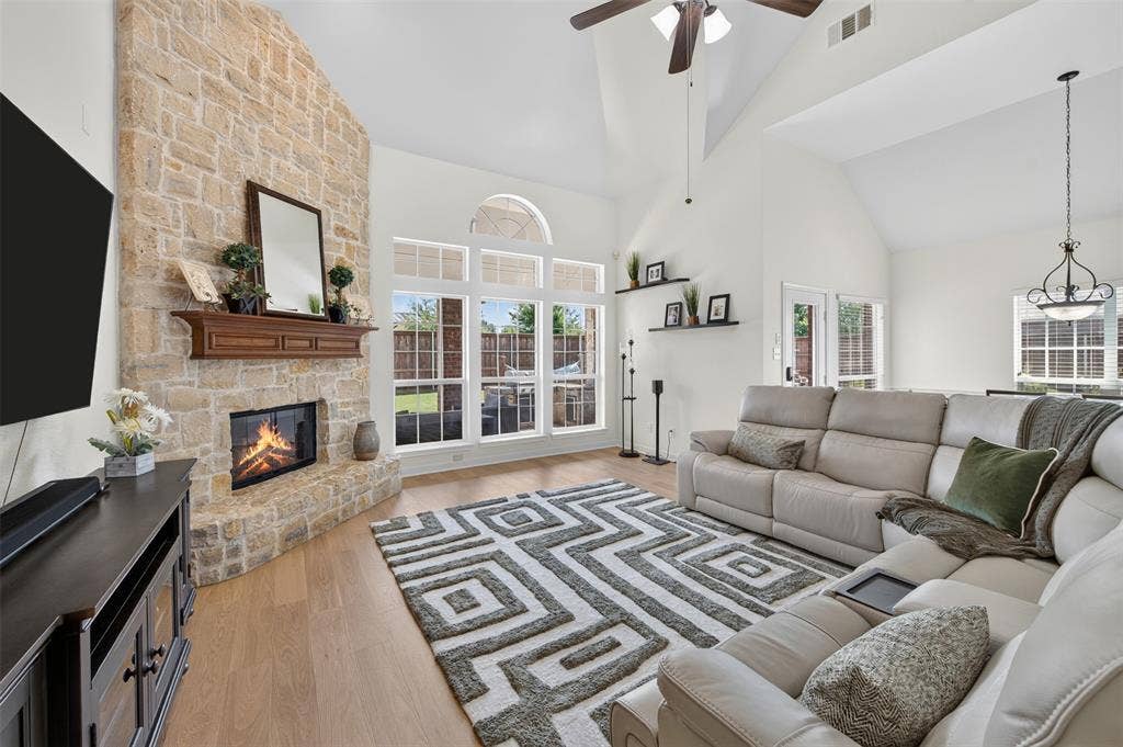 10256 Casetta Drive, Frisco, TX 75035 10256 Casetta Drive, Frisco, TX 75035