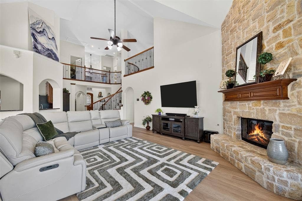 10256 Casetta Drive, Frisco, TX 75035 10256 Casetta Drive, Frisco, TX 75035