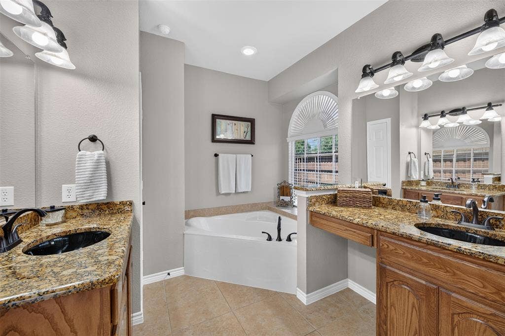 10256 Casetta Drive, Frisco, TX 75035 10256 Casetta Drive, Frisco, TX 75035