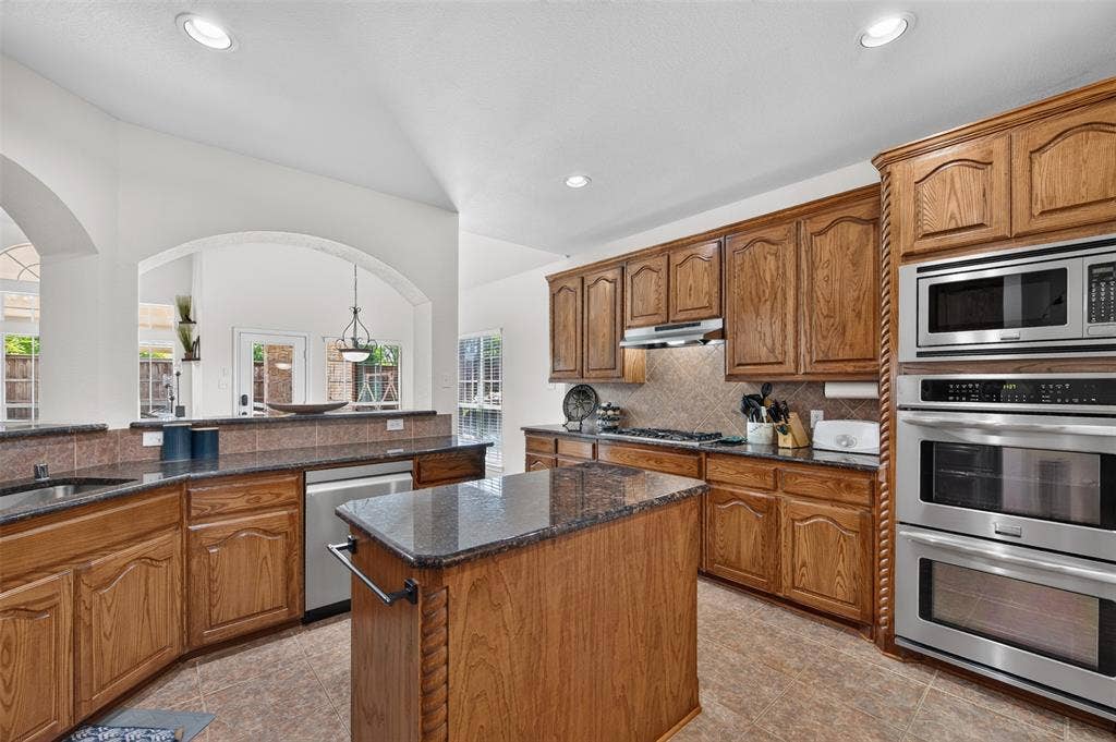 10256 Casetta Drive, Frisco, TX 75035 10256 Casetta Drive, Frisco, TX 75035