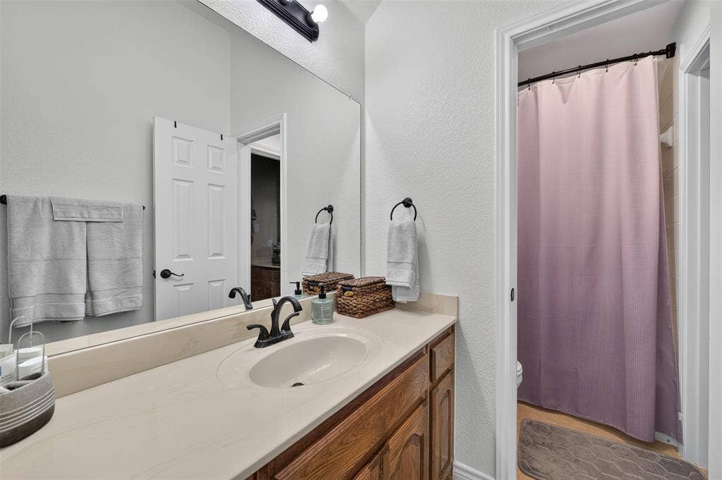 10256 Casetta Drive, Frisco, TX 75035 10256 Casetta Drive, Frisco, TX 75035