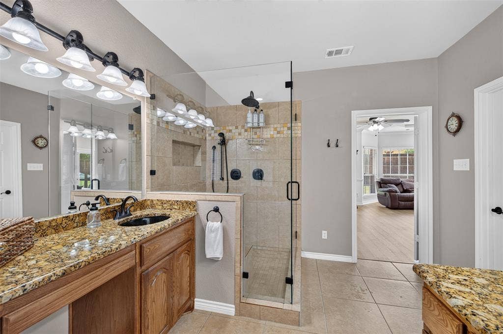 10256 Casetta Drive, Frisco, TX 75035 10256 Casetta Drive, Frisco, TX 75035