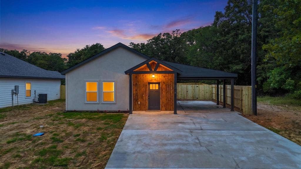 114 Bowie Street, Mabank, TX 75156 114 Bowie Street, Mabank, TX 75156