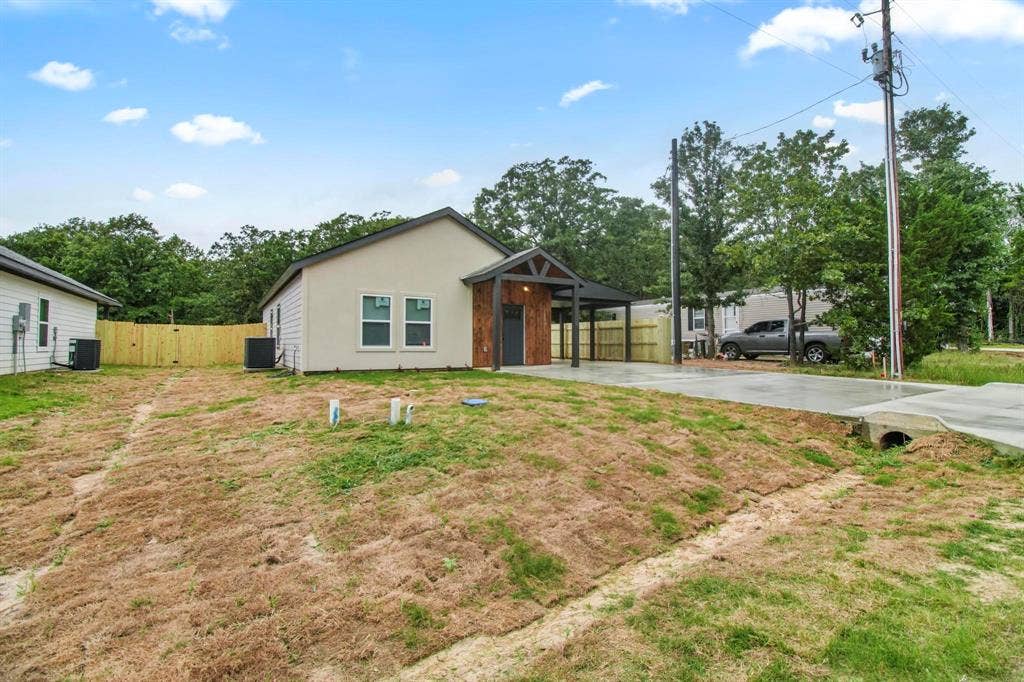 114 Bowie Street, Mabank, TX 75156 114 Bowie Street, Mabank, TX 75156