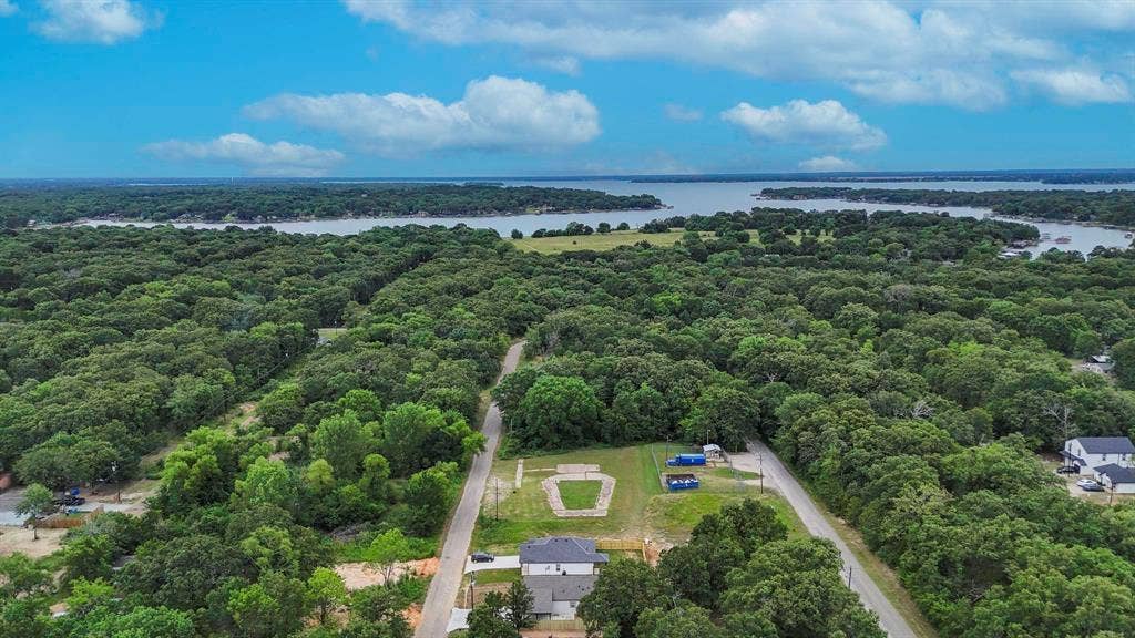 114 Bowie Street, Mabank, TX 75156 114 Bowie Street, Mabank, TX 75156