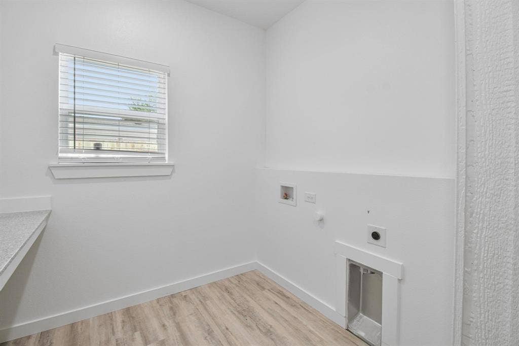 114 Bowie Street, Mabank, TX 75156 114 Bowie Street, Mabank, TX 75156