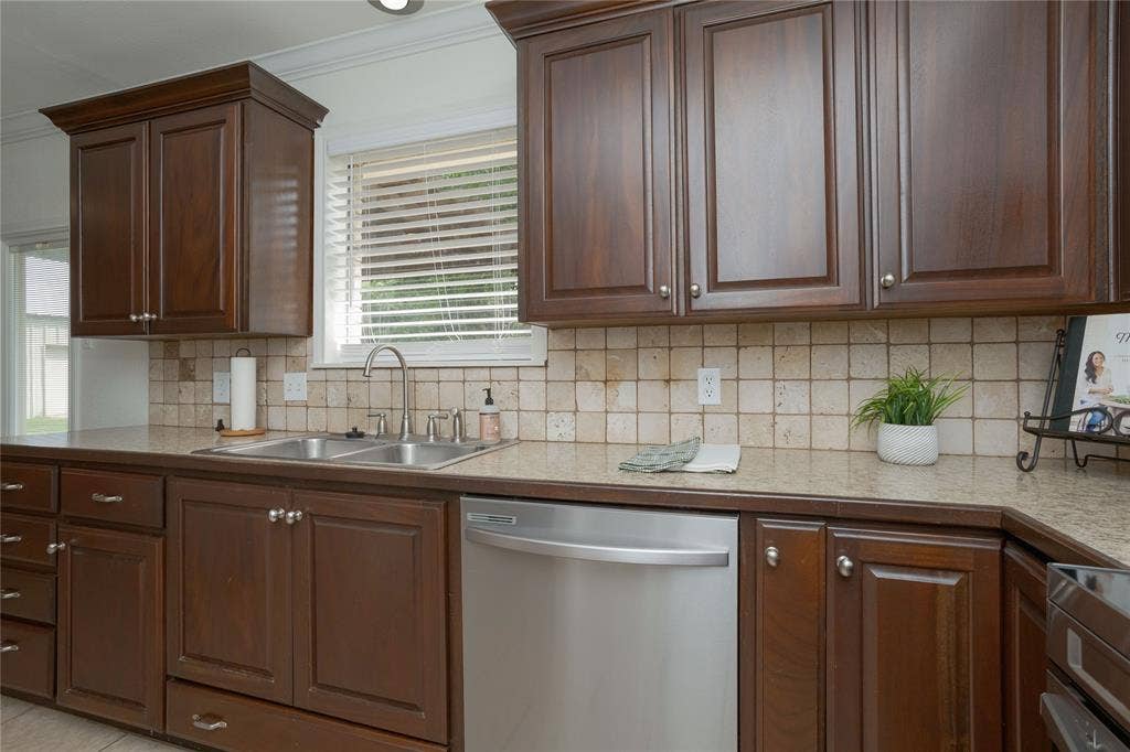 3999 Speegleville Road, Waco, TX 76712 Lots of counter space in this home.