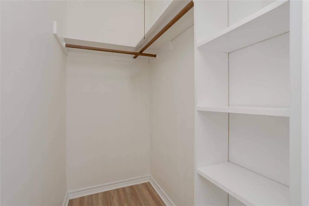 3999 Speegleville Road, Waco, TX 76712 Spacious walk-in closet.