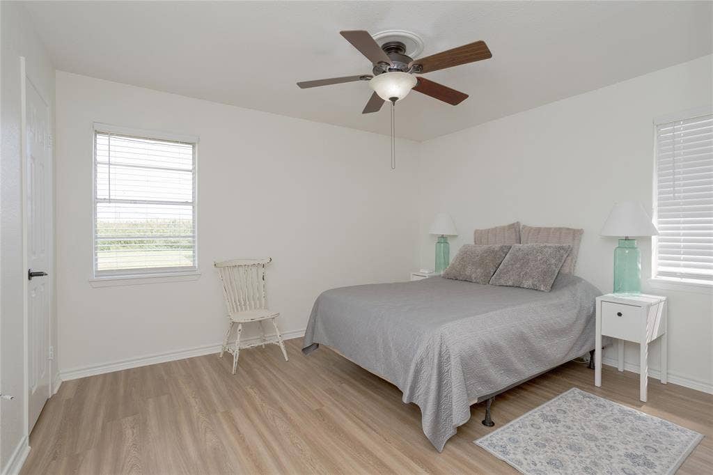 3999 Speegleville Road, Waco, TX 76712 Primary bedroom