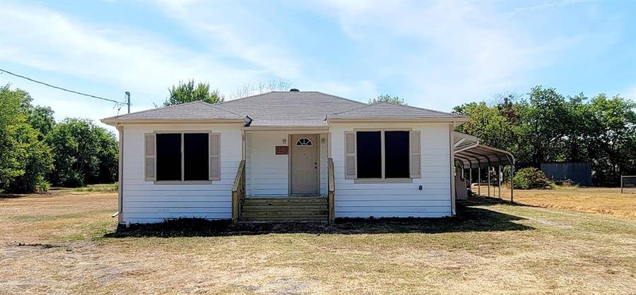 Property photo for 105 Windsor Street, Lone Oak, TX