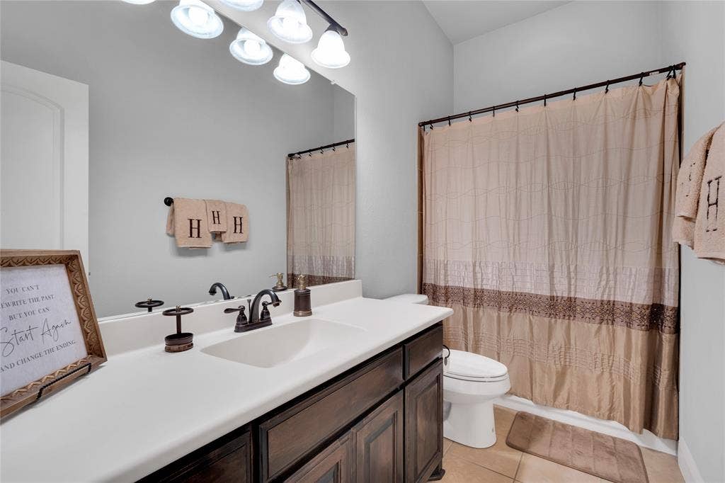 3226 Paisley Drive, Midlothian, TX 76065