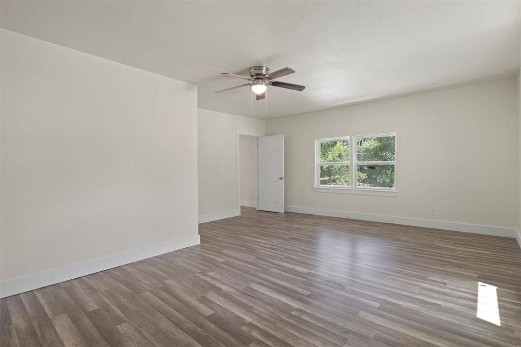 Massive Bedroom, larger than the master bedroom upstairs.