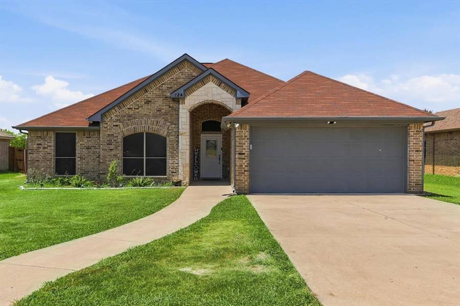 Property photo for 124 Chambers Creek Circle, Maypearl, TX
