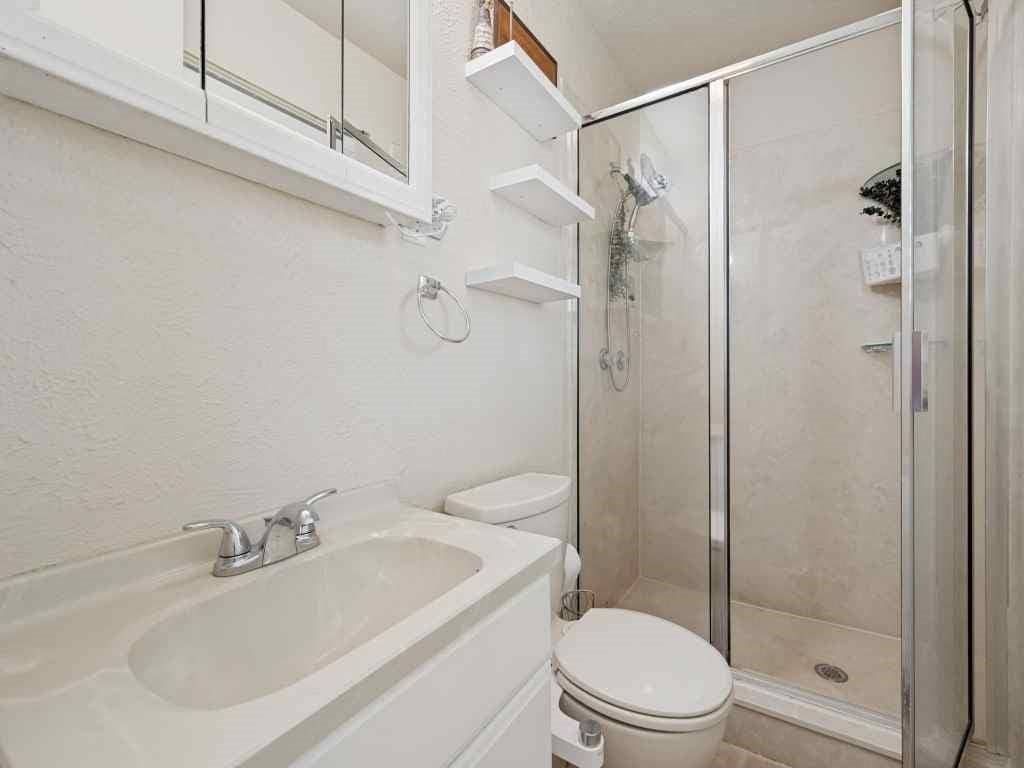 3032 Hollandale Lane, Farmers Branch, TX 75234 3032 Hollandale Lane, Farmers Branch, TX 75234
