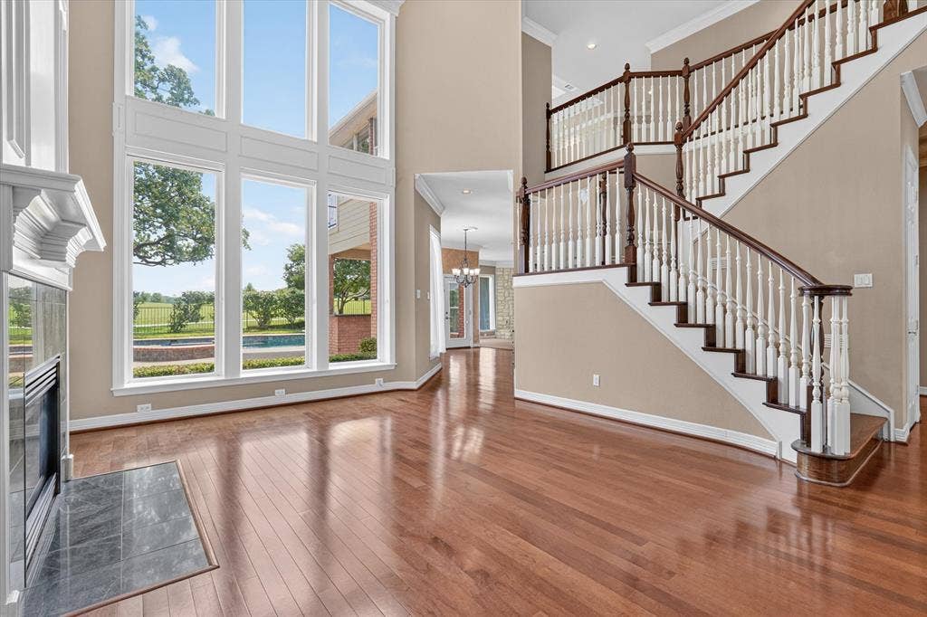 702 Buttermilk Drive, Arlington, TX 76006