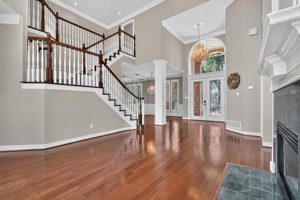 702 Buttermilk Drive, Arlington, TX 76006