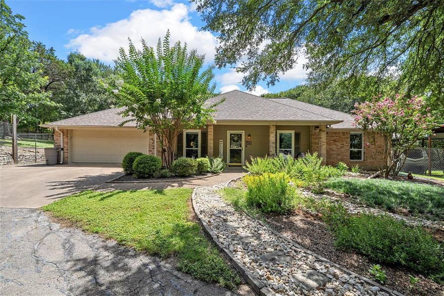 Property photo for 4000 Fox Ridge, Lorena, TX