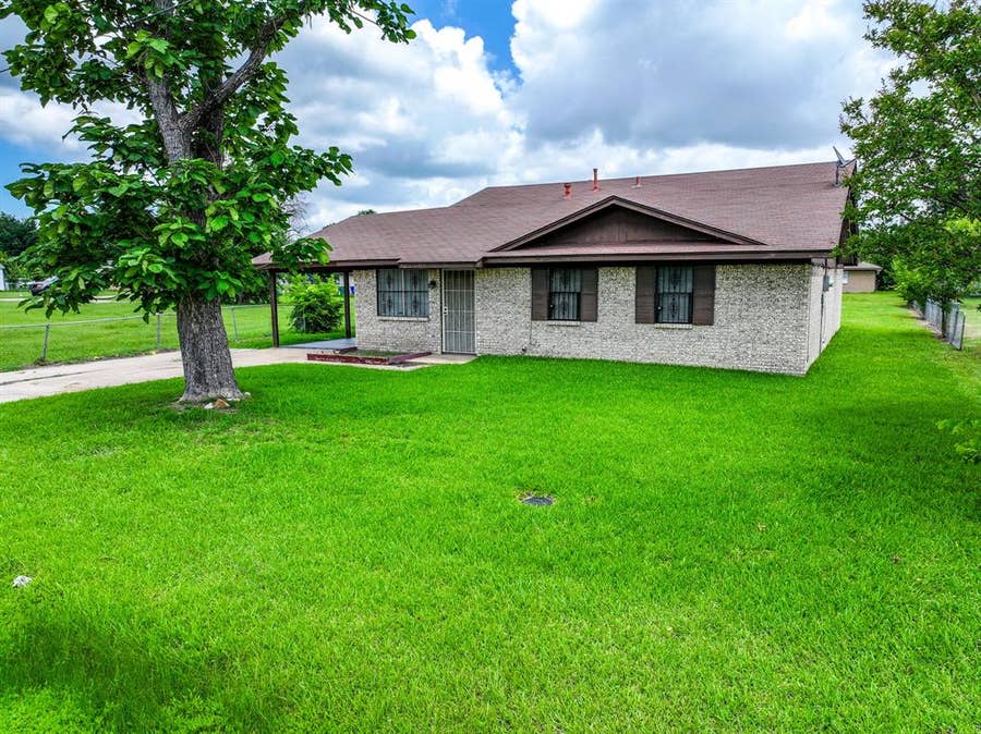 Property photo for 600 E Broad Street, Forney, TX
