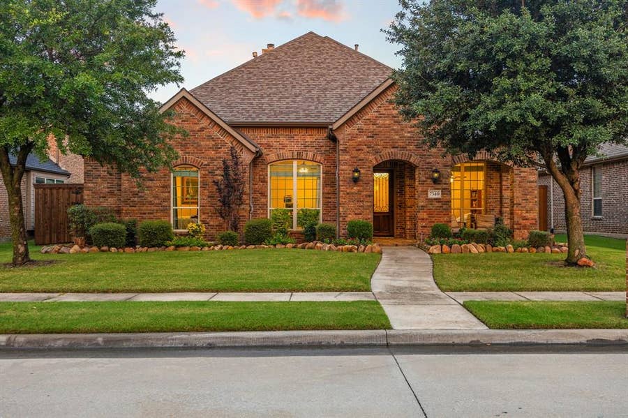 Property photo for 7540 Meadow Run Lane, Sachse, TX