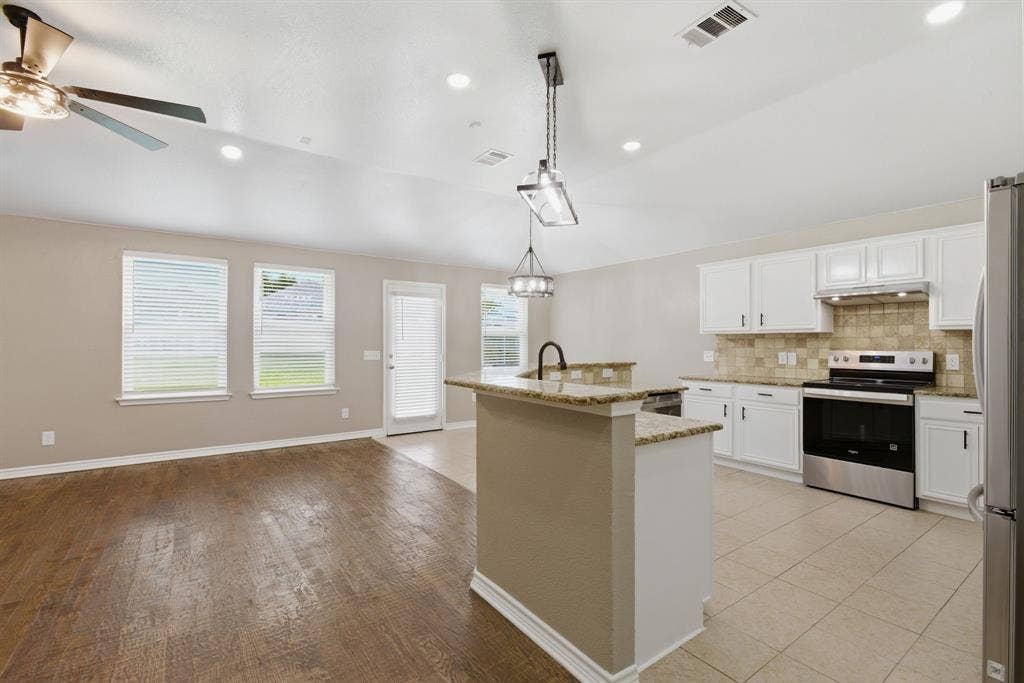 1006 Lake Dallas Drive, Wylie, TX 75098 1006 Lake Dallas Drive, Wylie, TX 75098
