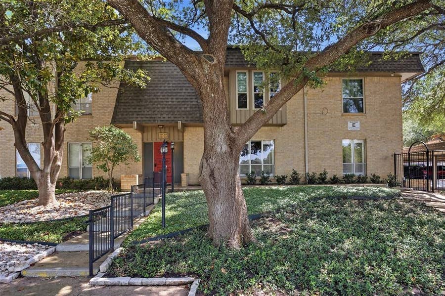 Property photo for 4320 Bellaire Drive S, #225W, Fort Worth, TX