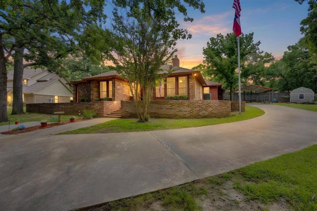 1508 Westcreek Drive, Azle, TX 76020 1508 Westcreek Drive, Azle, TX 76020