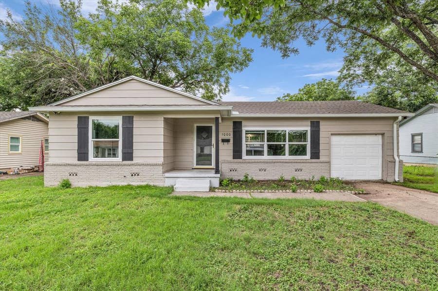 Property photo for 1000 N 61st Street, Waco, TX