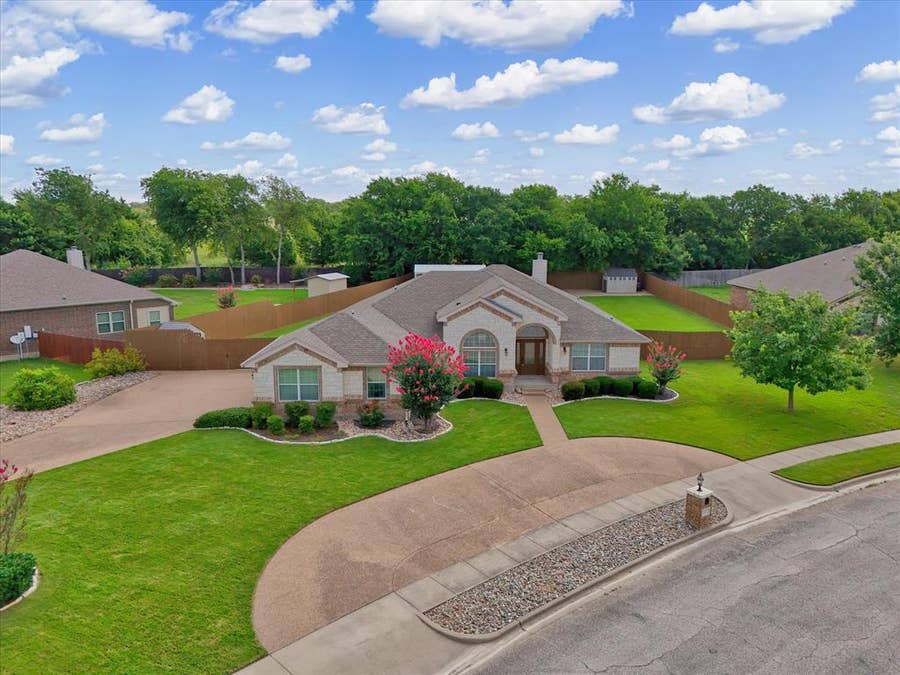 Property photo for 910 Springdale Lane, Lorena, TX